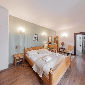 Double Room Private Bathroom